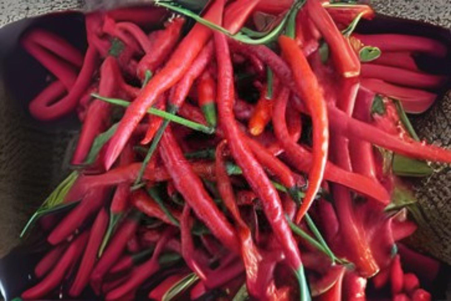 Hot Cayenne Red Long Pepper Seeds: Heirloom Chili for Spicy Cooking